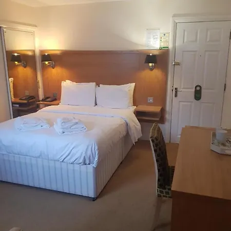 Marsh Farm Hotel 3*
