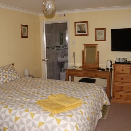Bed & Breakfast Highworth House