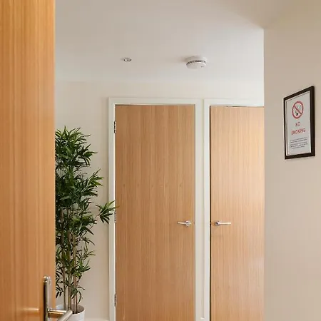 Paramount Apartment