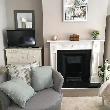 Lovely In Centre Apartment Swindon