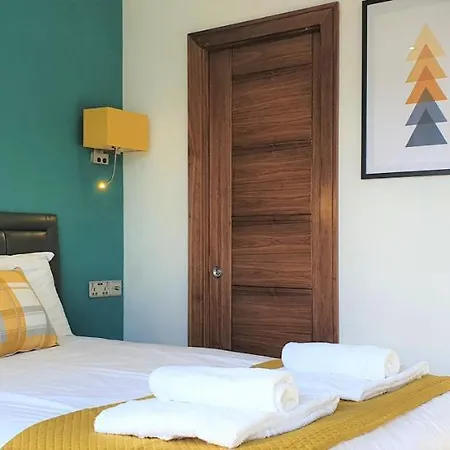 Apartment At 74 Swindon
