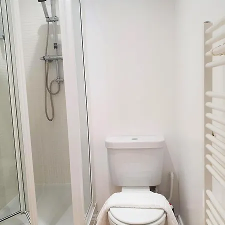 Old Town West - Newly Refurbished Apartment Swindon