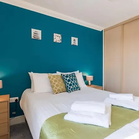 Godwin Court Apartment Swindon