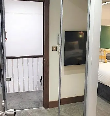 Apartment At 74 *