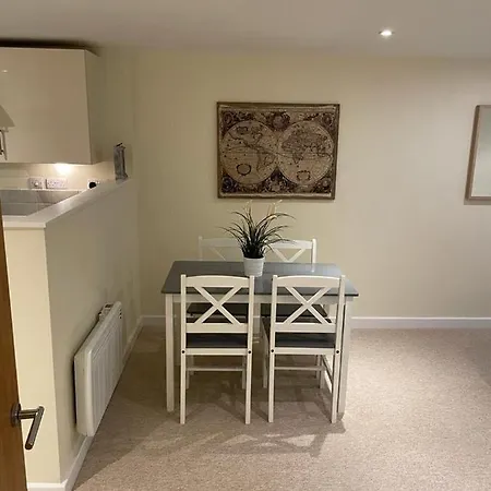 Paramount Apartment Swindon