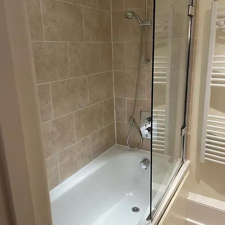 Paramount Apartment Swindon