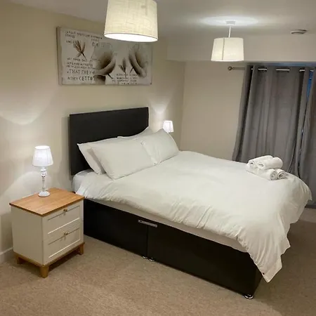 Paramount Apartment Swindon
