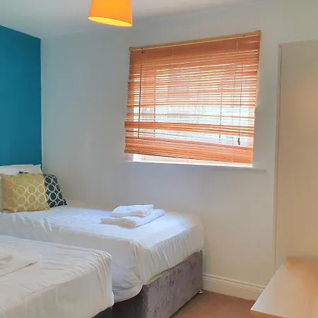 Old Town West - Newly Refurbished Apartment *