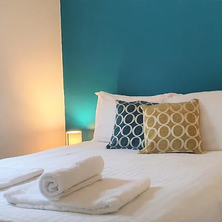 Old Town West - Newly Refurbished Apartment *