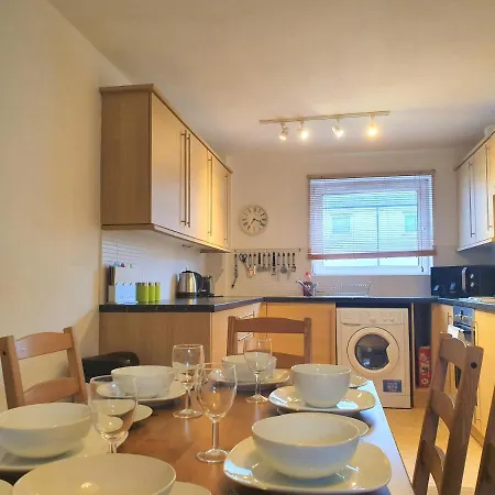 Old Town West - Newly Refurbished * Swindon