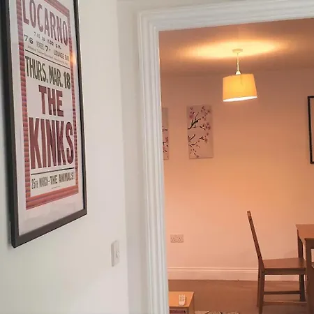 Old Town West - Newly Refurbished Apartment *