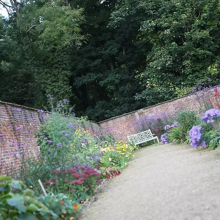Lydiard Park & Conference Centre Hotel