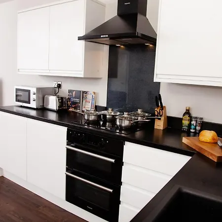 High Life Serviced - Old Town Apartment Swindon