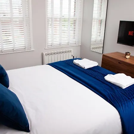 High Life Serviced - Old Town Swindon