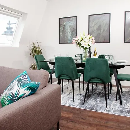 Apartment High Life Serviced - Old Town *
