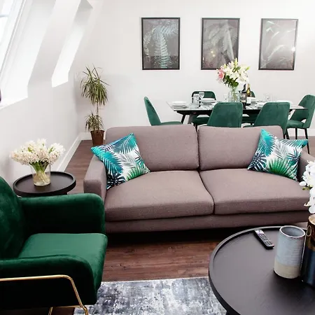 High Life Serviced - Old Town Apartment Swindon
