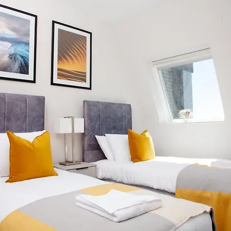 High Life Serviced - Old Town Apartment *