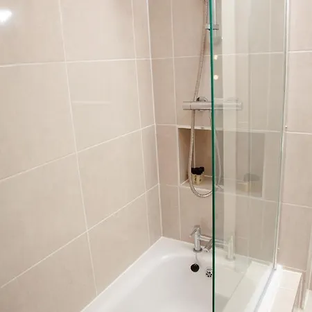 High Life Serviced - Old Town Apartment *