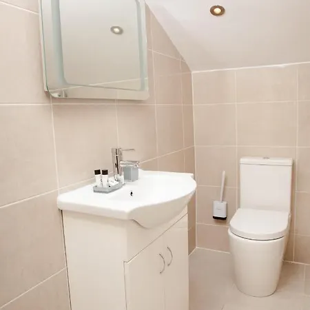 High Life Serviced - Old Town Apartment *