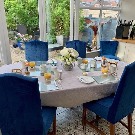 Acomodação com café da manhã  Sw Swindon