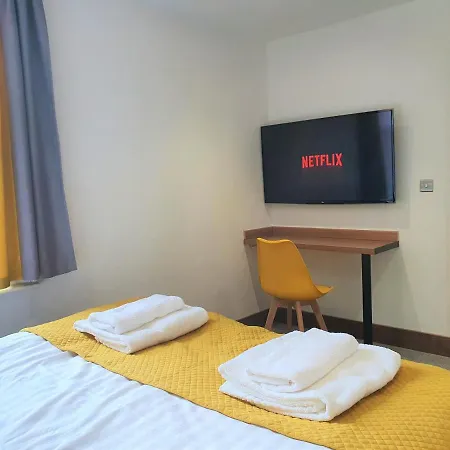 Apartment At 74