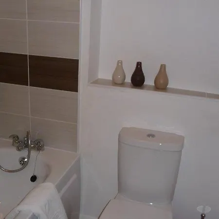 Fleet Street Apartment *