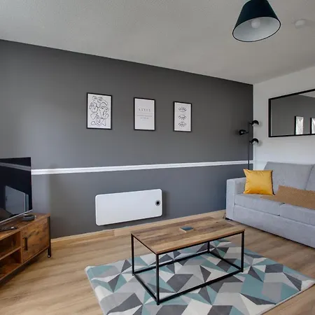 Gerard Walk - Spacious Home, High Speed Wi-fi, Free Parking, Garden *