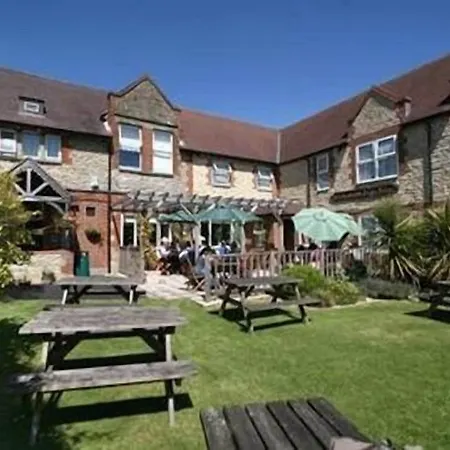 The Bolingbroke 3* Swindon