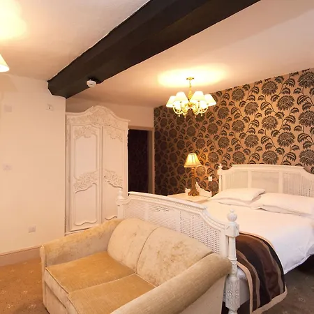 The Old Crown Coaching Swindon
