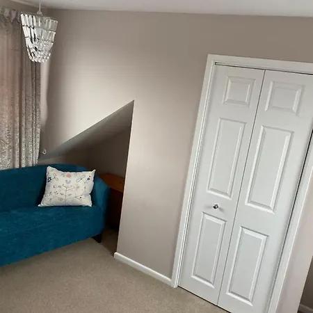 Rosewood Homestay Swindon
