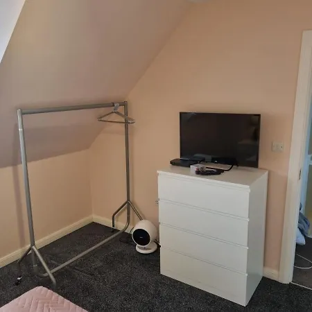 Homestay 6 Deluxe Doubles 2 With En In Large House - No Pets *
