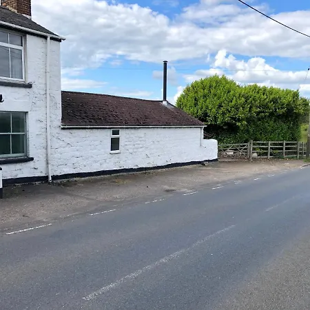 The Old Tavern Annex * Swindon