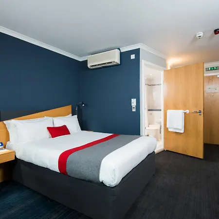 Express West An Ihg Hotel