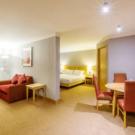 Doubletree By Hilton Swindon