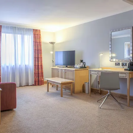 Doubletree By Hilton Swindon
