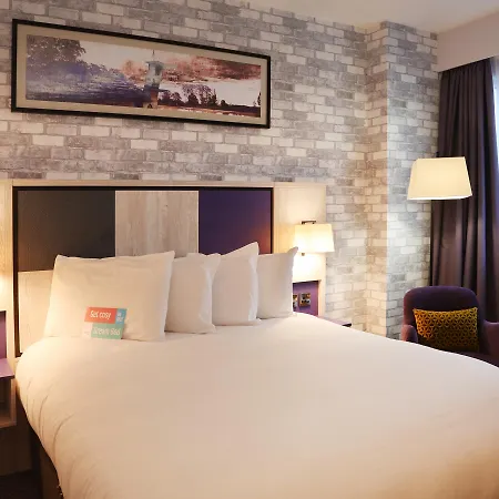 Hotel Leonardo - Formerly Jurys 4*