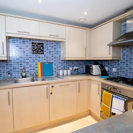 Brookvale - Free Parking Apartment