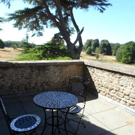 Stanton House 4* Swindon