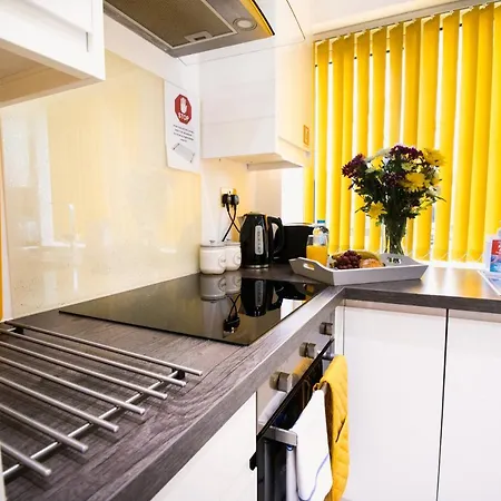 Greenbridge - Free Parking Apartment Swindon