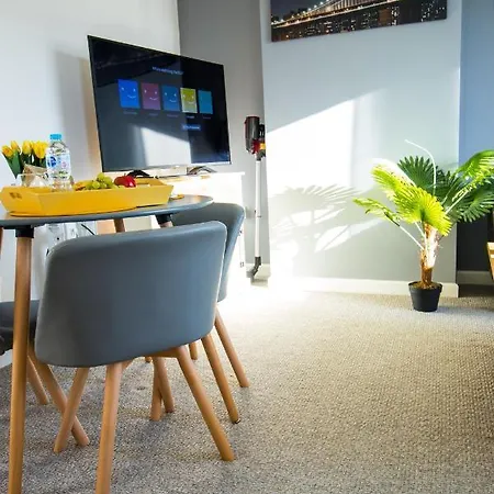 Elmsgate - Free Parking Apartment