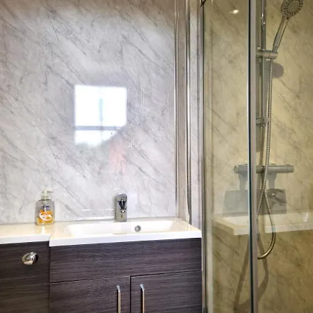 Apartment Bath Road Swindon
