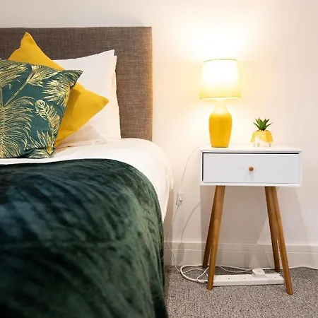 Springfield - Free Parking Apartment