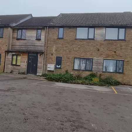 Greenbridge - Free Parking * Swindon
