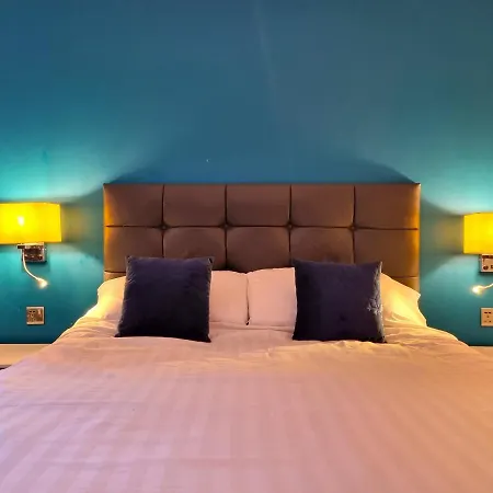 The Belmont, Old Town Apartment