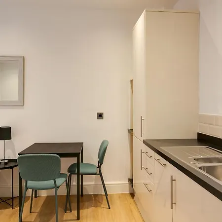 Apartment Charles Hope *