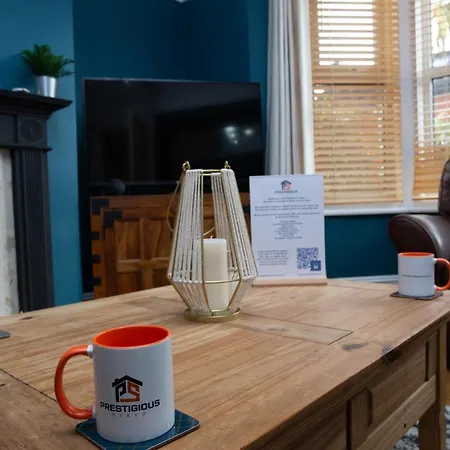 St Margarets - Spacious Home, High Speed Wi-fi, Free Parking, Garden Swindon