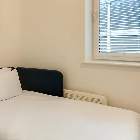 Apartment Charles Hope Swindon