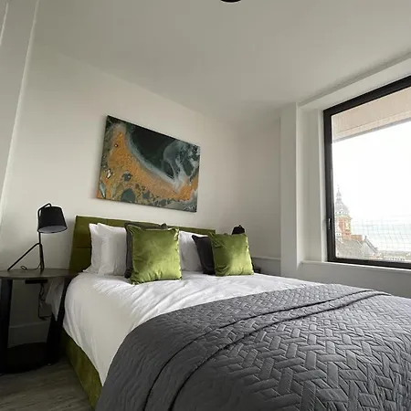 Kingsbridge Point - Cosy One Bed Near Town Centre, Swindon