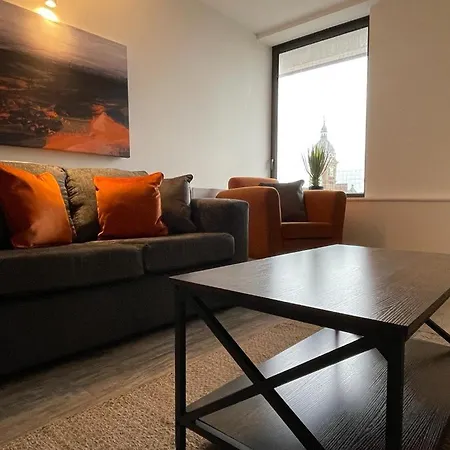 Kingsbridge Point - Cosy One Bed Near Town Centre,