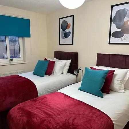 Bilborough House - Cosy Place Suitable For Families And Business Travellers Furnitures, Free Wifi And Free Parking Holiday home Swindon